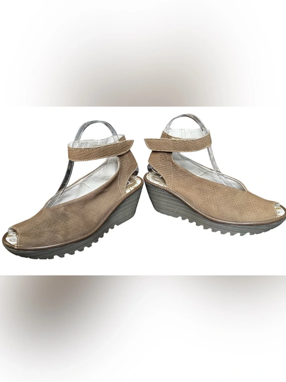 Like New Fly London size 39 (8.5) Yala Leather Peep Toe Wedge Sandals